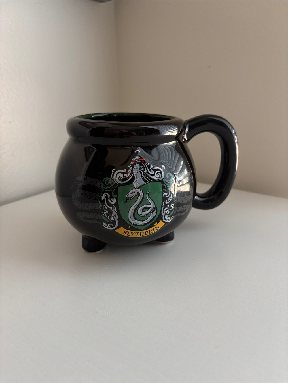 20oz Slytherin Black Cauldron Mug